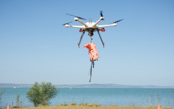 Drónos vízimentést végeztek a Balatonon