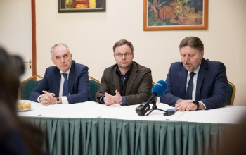 A háborúból Magyarországnak ki kell maradnia