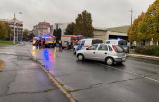 Két autó karambolozott a Plázánál