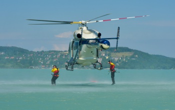 Légimentési gyakorlat volt a Balatonon