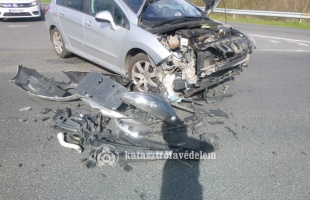 Hat tűzesethez és számos balesethez riasztották a somogyi tűzoltókat