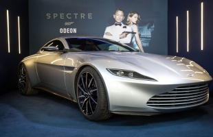 Több mint kétmillió font James Bond autójáért