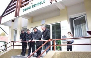 Orvosi rendelőt és polgármesteri hivatalt adtak át Szentbalázson