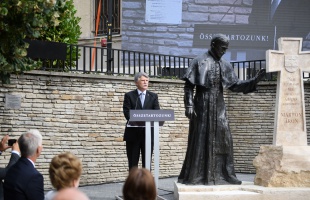 Márton Áron-szobrunk ötéves