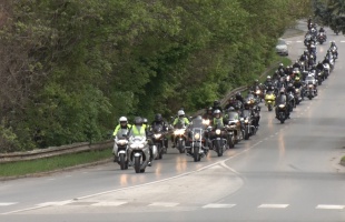 Száz motoros vonult végig a városon
