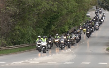 Száz motoros vonult végig a városon