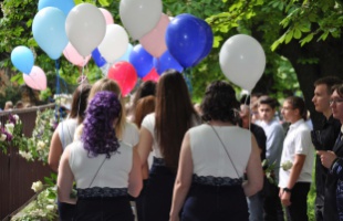 Elballagtak a Közgaz végzős diákjai