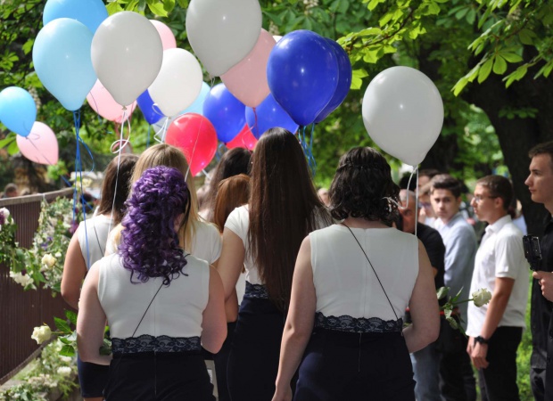 Elballagtak a Közgaz végzős diákjai