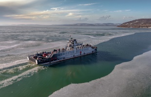 Újra közlekednek a kompok a Balatonon