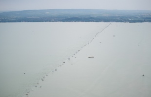A Balaton-átúszás madártávlatból