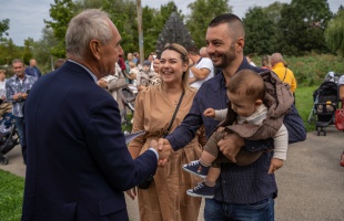 Az életfánál köszöntötték a legkisebb kaposváriakat