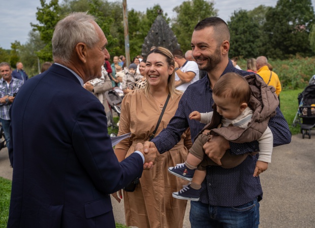 Az életfánál köszöntötték a legkisebb kaposváriakat