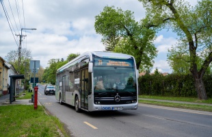 Elektromos Mercedes buszt tesztelnek Kaposváron