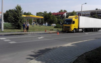 Gázolaj folyt az útra egy kamionból a Plázánál