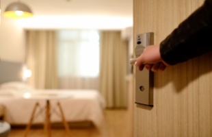 Hotelszobából loptak az alkalmazottak