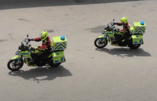 Mentőmotorosok segítenek az M7-es balatoni szakaszán