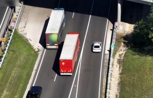 19 kamion akadt fenn a rendőri ellenőrzésen