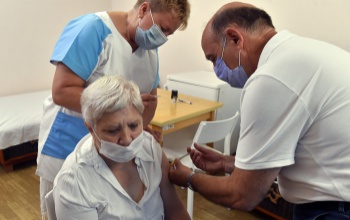 Mától bárki felveheti a harmadik oltást