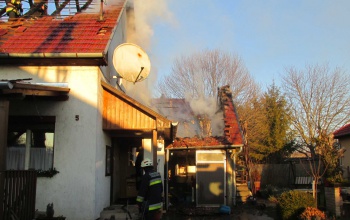 Leégett a ház tetőszerkezete, lakhatatlan