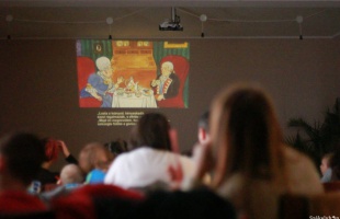 Idén hetvenéves a diafilm - a közeljövőben már diavetítőt is lehet kölcsönözni a könyvtárból