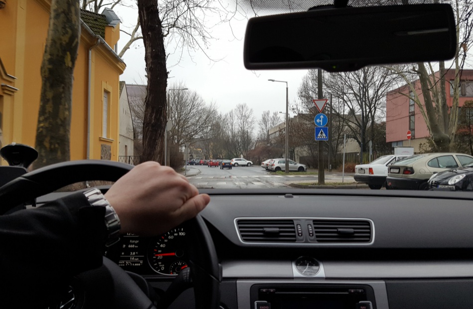 Ne megszokásból vezessen! Megnéztük a Bajcsy-Biczó kereszteződést!