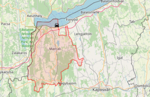 Árokba csúszott egy autó a 7-es főúton, Balatonkeresztúrnál
