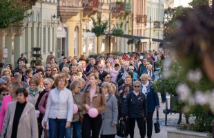 Idén is sétával hívták fel a figyelmet a mellrákra