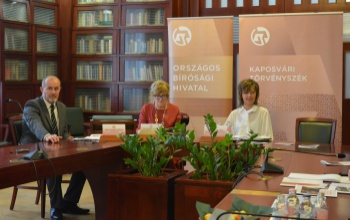 Beszédfelismerő és távmeghallgatás segíti a bírók munkáját