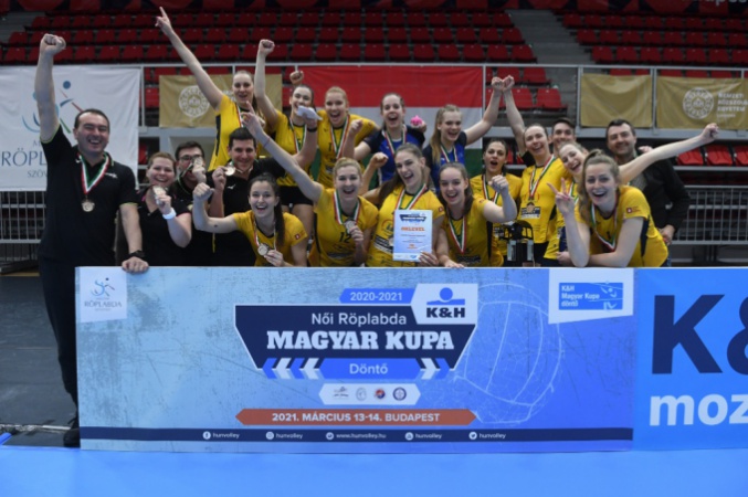 Öt éve női röplabdázóink bronzérmet szereztek a magyar kupában