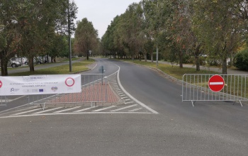 Lezárták a Dr. Kaposváry György utcát - ma a gyalogosoké és a bicikliseké a főszerep