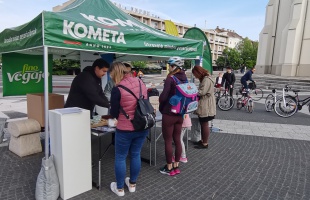 Bringás reggelivel várták a kerékpárosokat