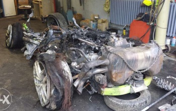 Már árulják a rommá tört Lamborghini-t - már ami megmaradt belőle
