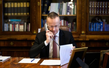 Világháborús veszélyt szítanak Nyugat-Európában