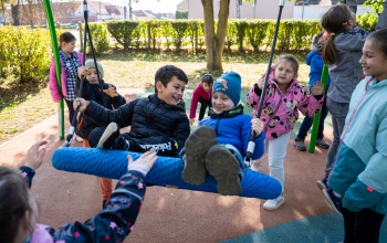 Új játékokkal bővült a kaposfüredi Benedek Elek Tagiskola udvara