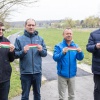Bíró Norbert, a Somogy Vármegyei Közgyűlés elnöke, Ferenc Tamás Nándor Bárdudvarnok polgármestere, Révész Máriusz államtitkár és Szászfalvi László, a térség országgyűlési képviselője (Fotó: MTI/Katona Tibor)
