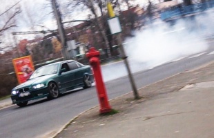 Jogsi nélkül driftelt, több százezrébe fog kerülni