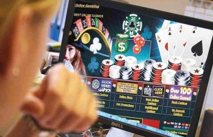 Több mint 500 határozatot hoztak szerencsejáték-oldalak ellen