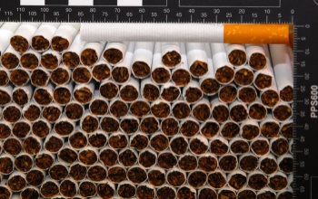 Becsempészés helyett helyben gyártják az illegális cigarettát