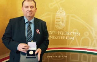 Miniszteri elismerést kapott Bebics János
