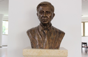 Húsz éve avatták fel Baka József szobrát