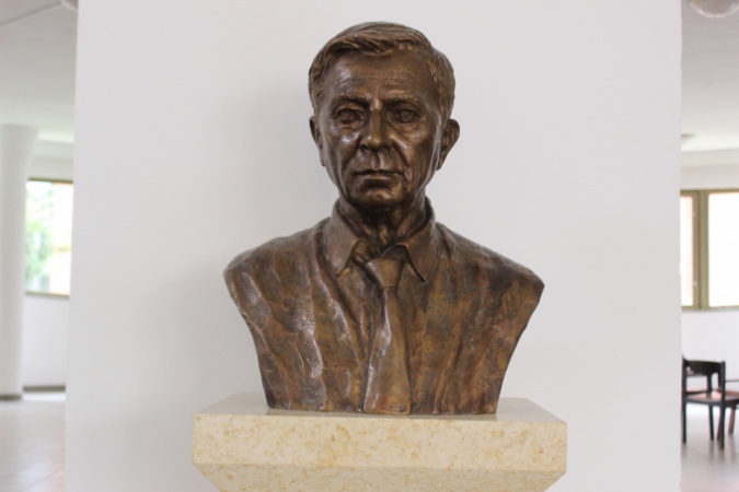 Húsz éve avatták fel Baka József szobrát