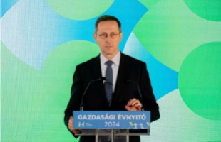 Nem csak az adósságot, a cégek adminisztrációs terheit is csökkenti a kormány
