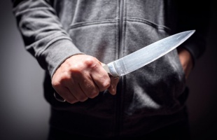 Késsel támadt német rendőrökre egy iráni férfi a vasútállomáson, agyonlőtték