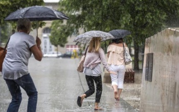 Itt van az ősz, itt van újra: kisöpri a meleget a közeledő hidegfront