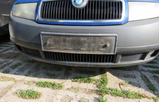 A volt barátnője összetörte a szívét, a bosszúból ellopta az autójának a rendszámtábláit