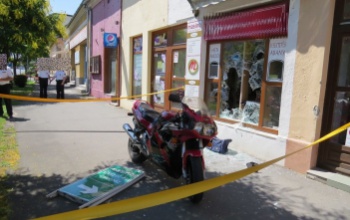 Kalapáccsal támadt egy szabadnapos rendőrre