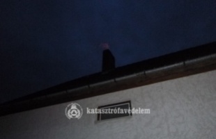 Szikrát hánytak a kémények