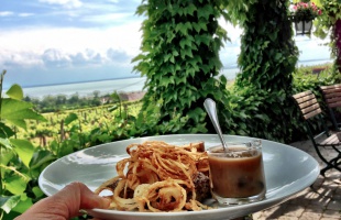 A Balatonnál megtartják a Torkos Csütörtököt