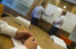 Jövőre is segítik a pályakezdők elhelyezkedését
