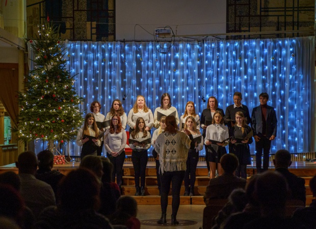 Karácsonyi muzsika a Munkácsy Mihály gimnáziumban - galéria